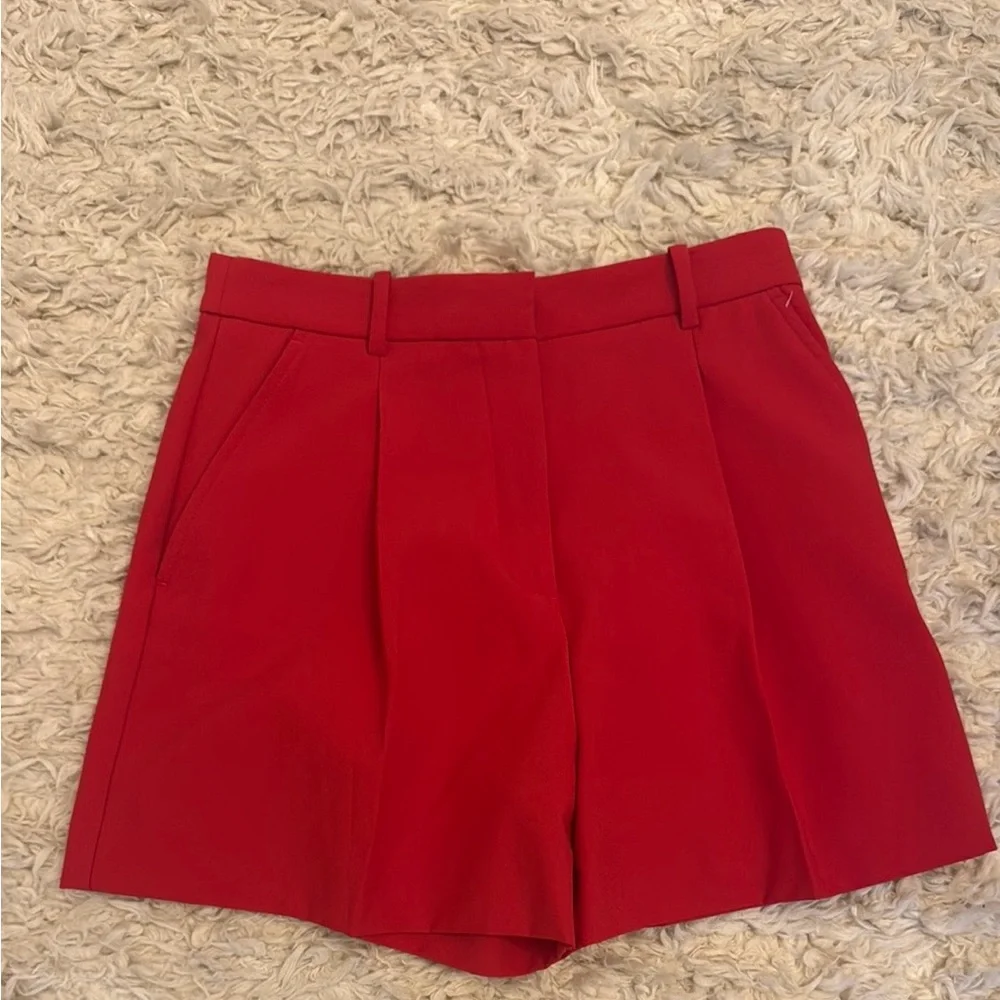 NWOT- Zara Women's Shorts.. Fuchsia color - Picture 2 of 12